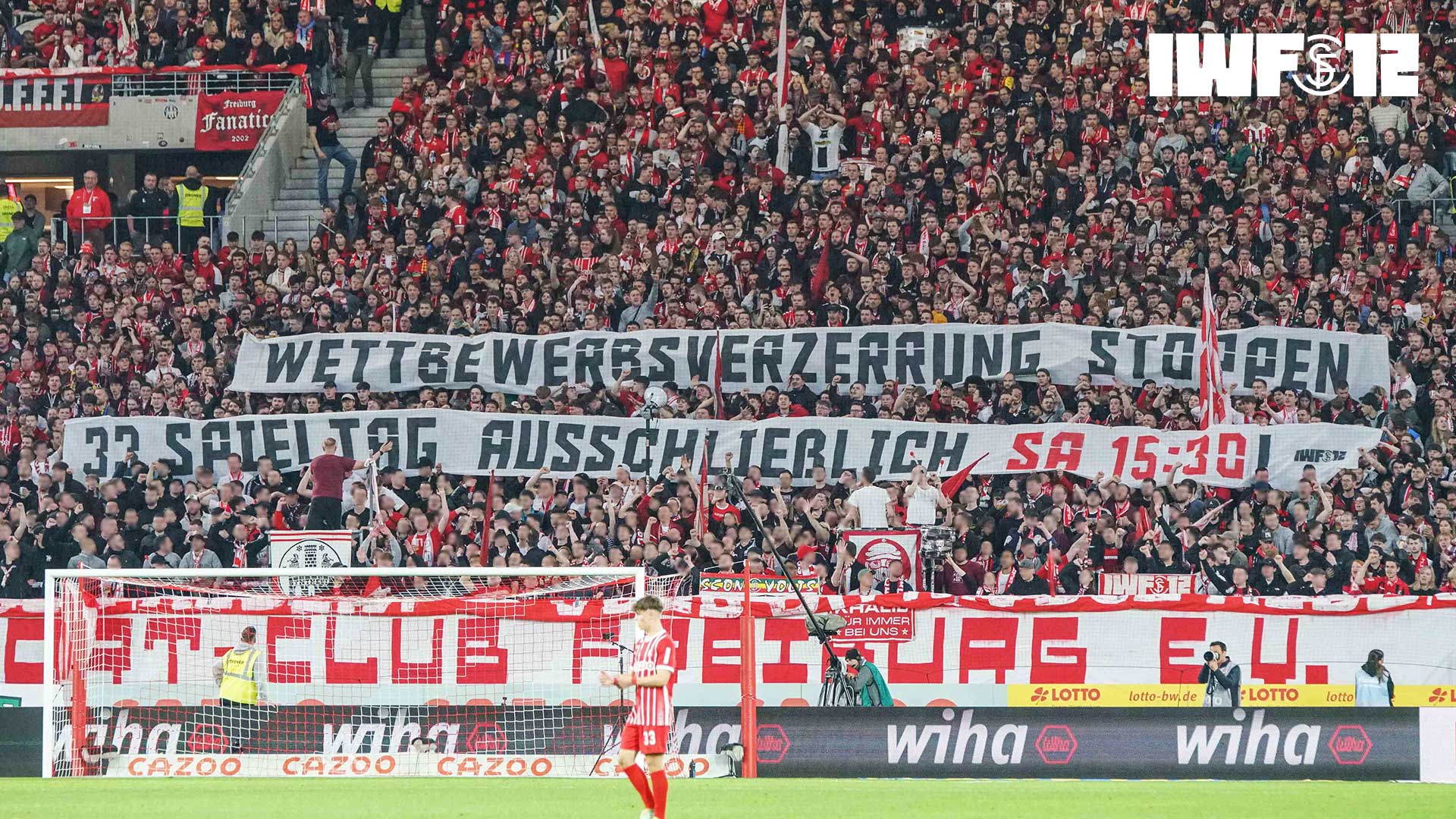 Spruchband gegen die Zerstückelung des 33. Spieltags in der Bundesliga