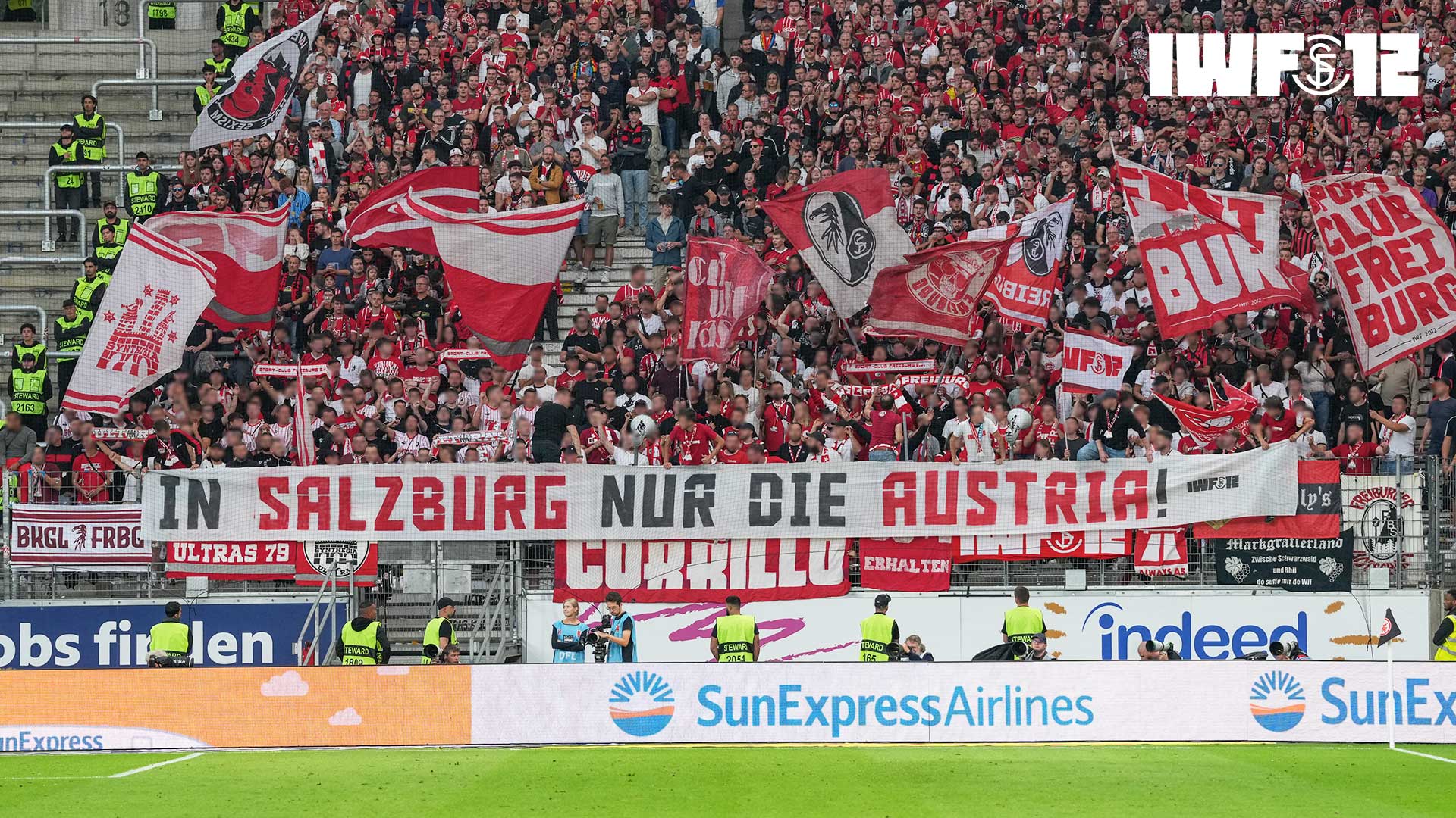 Spruchband in Frankfurt: In Salzburg nur die Austria!